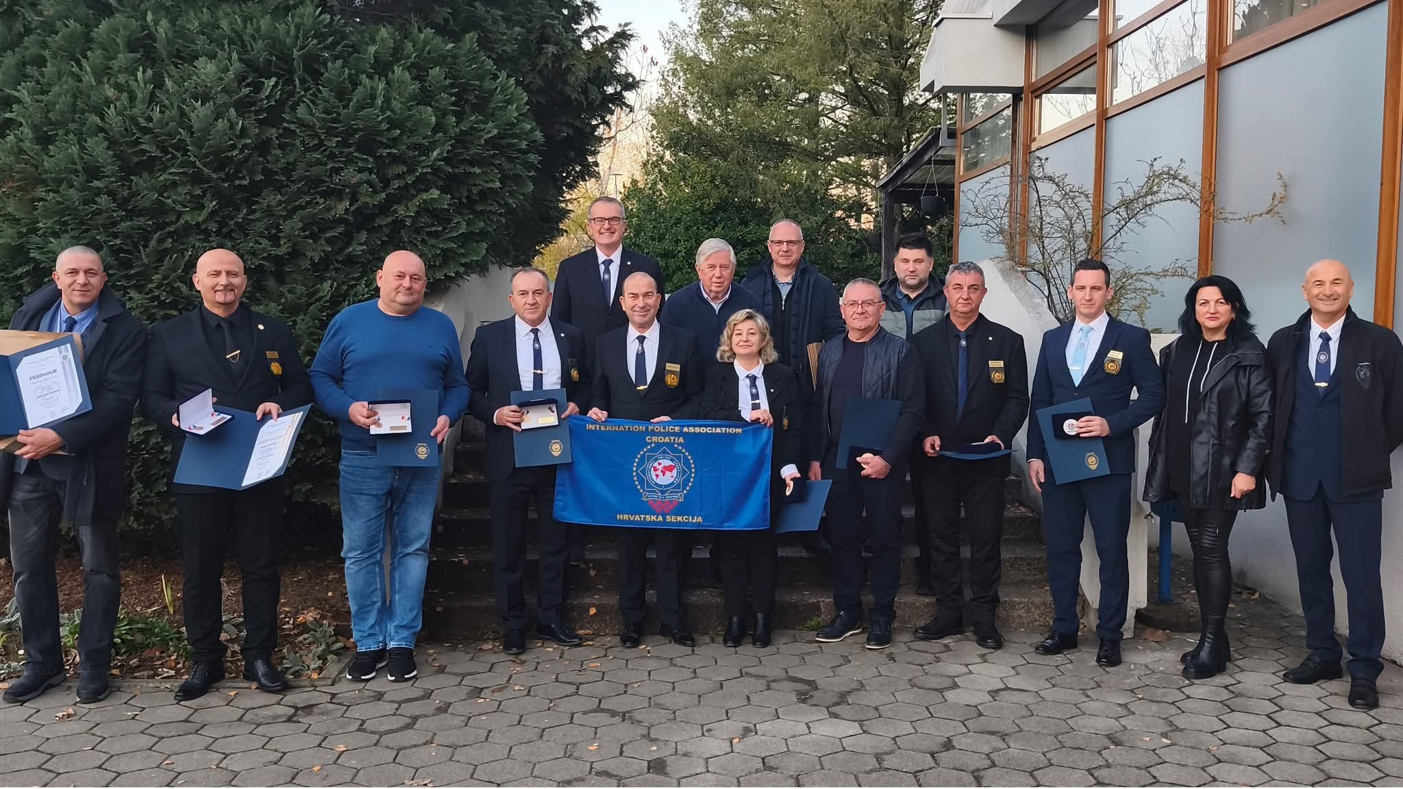 594061561 857322240000686 1660216225444905098 n 1